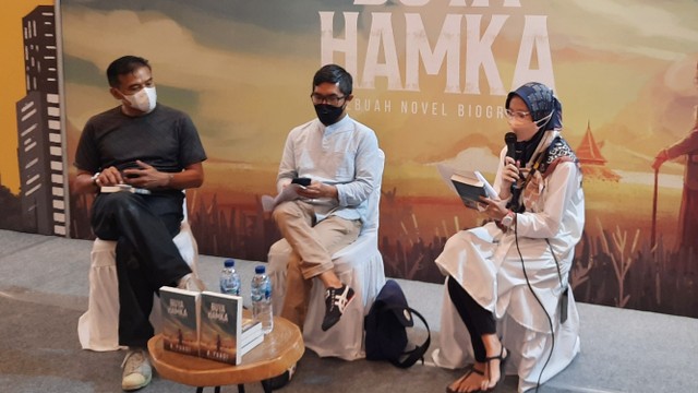 Di Novel Buya Hamka, A Fuadi Angkat Kisah Hamka dengan Bung Karno dan Haji Rasul