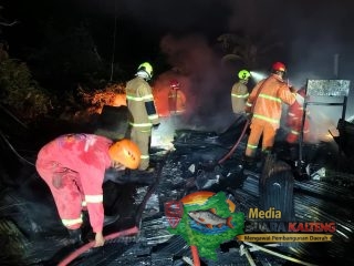 Kebakaran Ruko dan Kendaraan di Jalan Sudirman KM 4, Damkarmat Kotim Kerahkan Sejumlah Unit