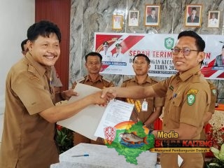 Martinus Resmi Jabat Lurah Baamang Tengah, dan Hartoni Jabat Lurah Mentaya Seberang