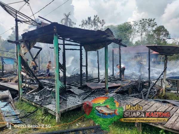 Kebakaran Dua Rumah Kosong di Desa Batuah Berhasil Dipadamkan, Diduga Akibat Korsleting Listrik