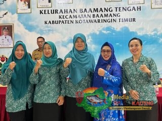 Ibu Farida Martinus Ketua TP PPK Kelurahan Baamang Tengah yang baru