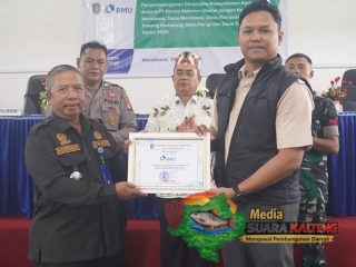 Berkontribusi pada Kemajuan Daerah, Pemerintah Kecamatan Mendawai Berikan Penghargaan kepada PT RMU