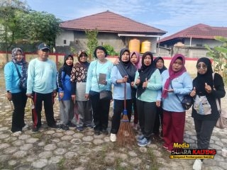 Kelurahan Baamang Tengah Kerja Bhakti Di Fokuskan Pembersihan Lahan Pekarangan Sekitar Kantor Kelurahan Baamang Tengah