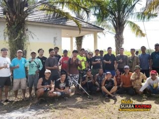 Sambut HUT ke-81 RI, Warga Perum Griya Mandiri Residence Gelar Gotong Royong dan Pemasangan Portal