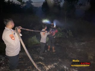 Sigap Tangani Karhutla, Sat Samapta Polres Kotim Padamkan Api di Baamang Hulu