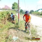 Dalam Rangka menyambut HUT RI ke 81 Warga Perumahan Bukit Permai Darat RT 29 Gotong Royong Bersihkan Jalan dan Masang Umbul-Umbul
