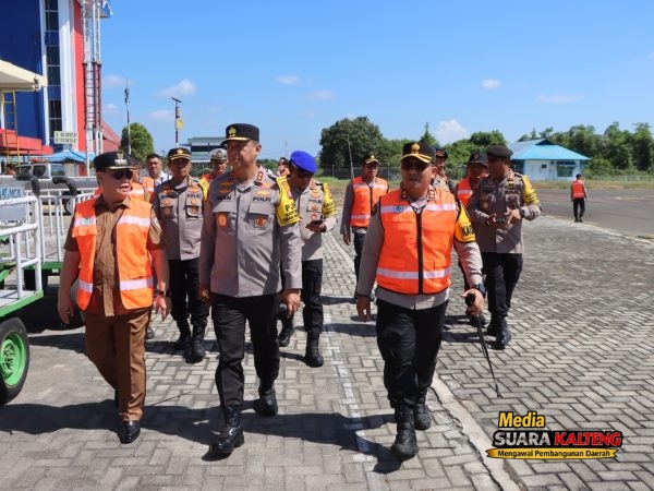 Kapolda Kalteng Tinjau Langsung Karhutla di Kotim, Turun ke Lokasi Hotspot Bantu Pemadaman